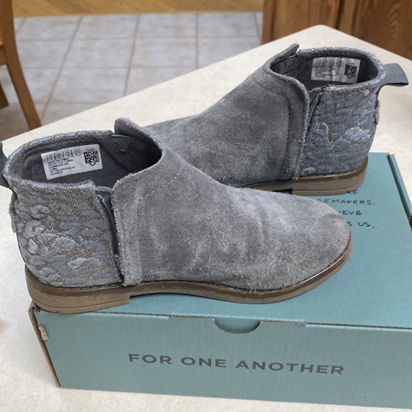 Girls size 12 Toms Deia Booties - Picture 7 of 8